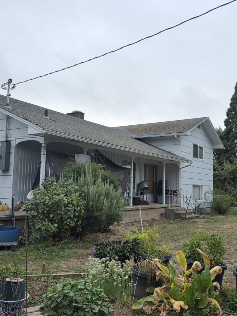 Roof flashing repair for a Salem, Oregon residence