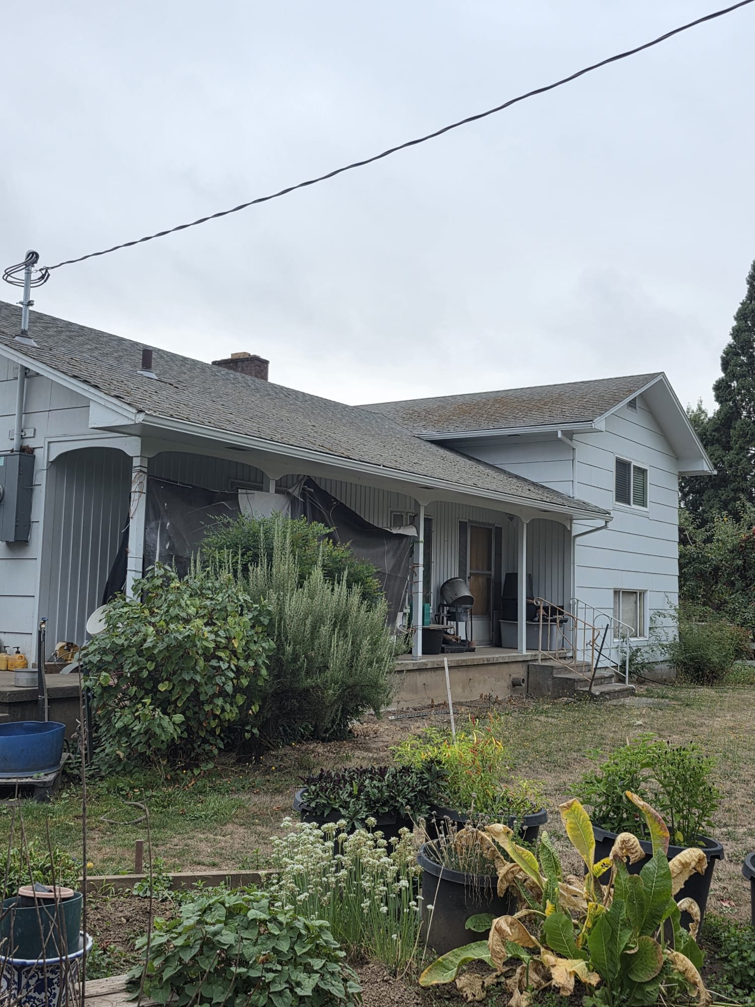 Roof flashing repair for a Salem, Oregon residence