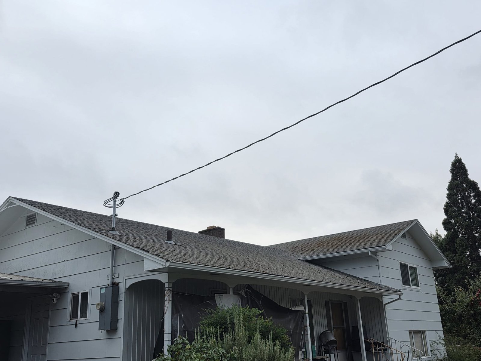 Roof maintenance and repair service in Salem, OR suburbs