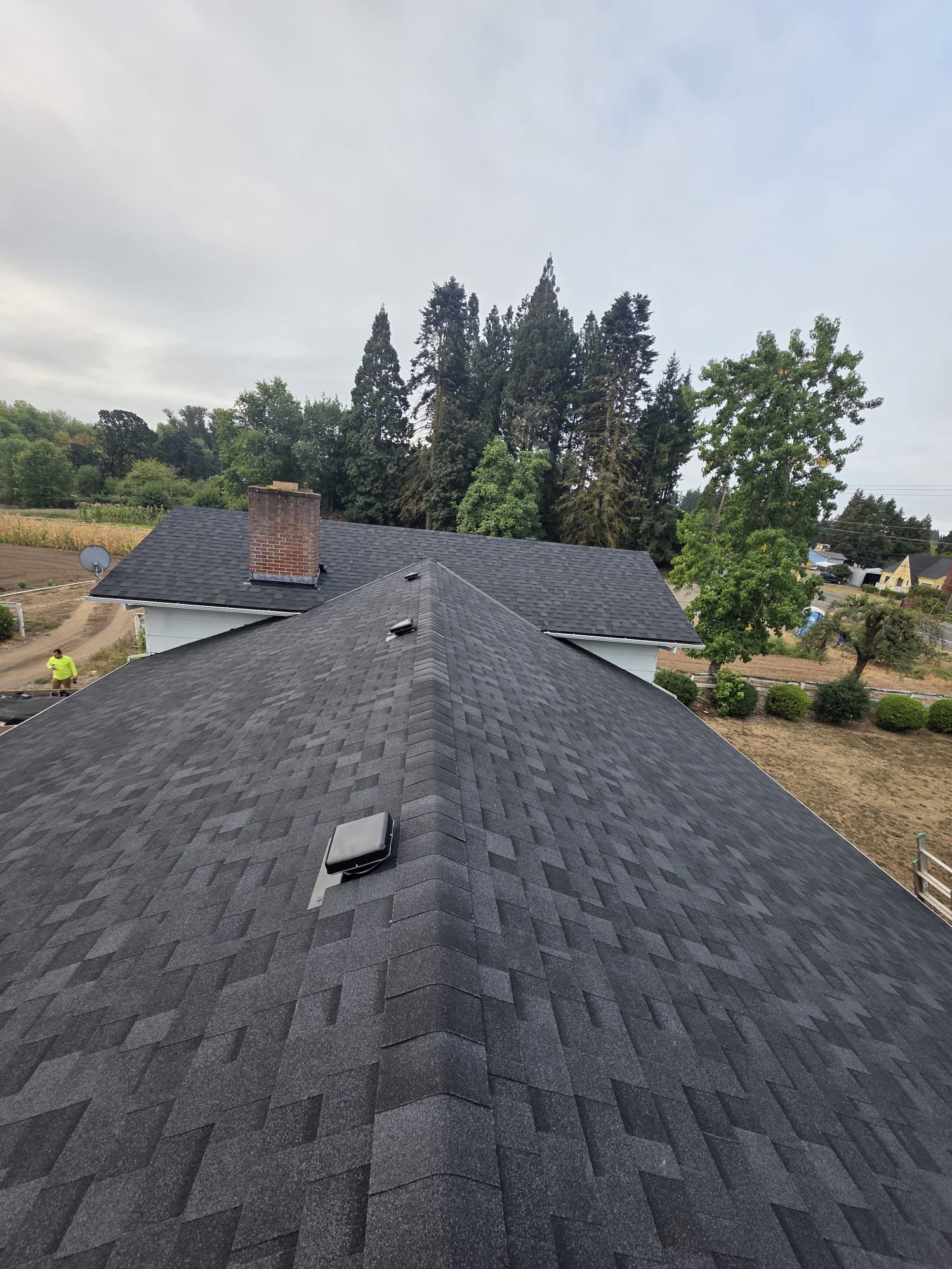 Re-roofing service completed in South Salem, Oregon