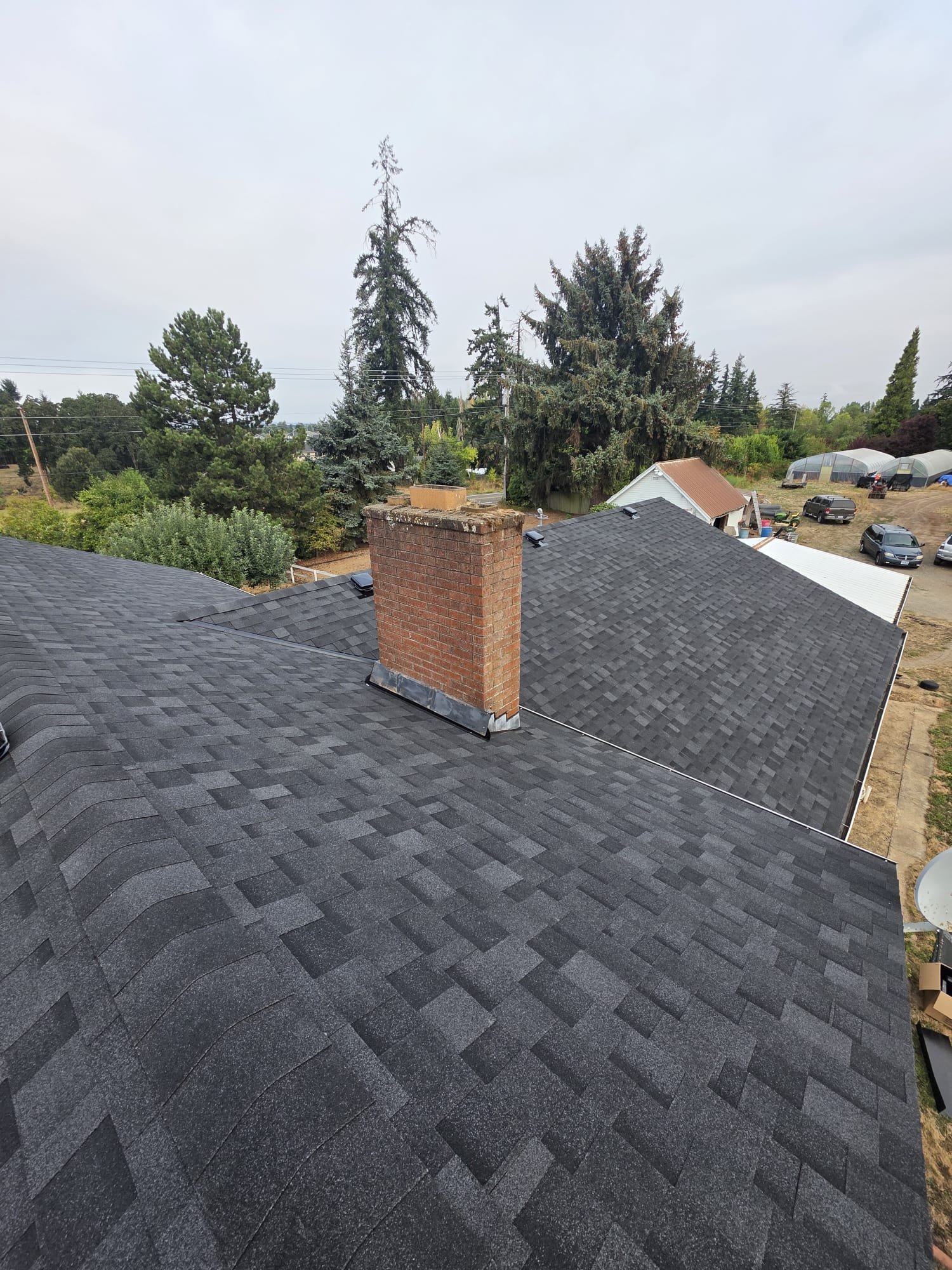 New shingle roof for a Salem, OR suburban home